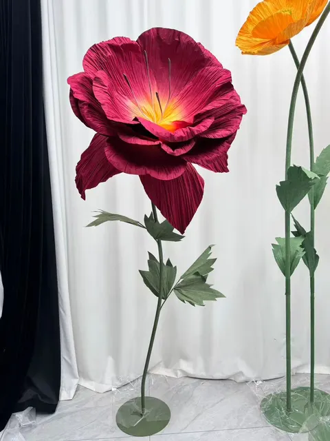 Handmade giant paper flowers and butterfly decor - workshop photo 23
