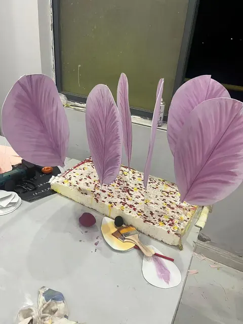 Handmade giant paper flowers and butterfly decor - workshop photo 47